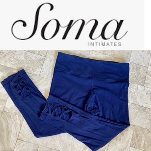 2/$10 used Soma Navy, carpi length leggings